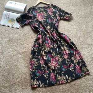 Navy floral short sleeve maxi dress with side pockets size: M